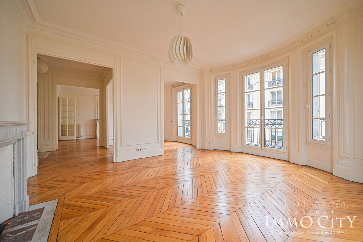 Location Appartement  5 pièces - 135m² 75007 Paris