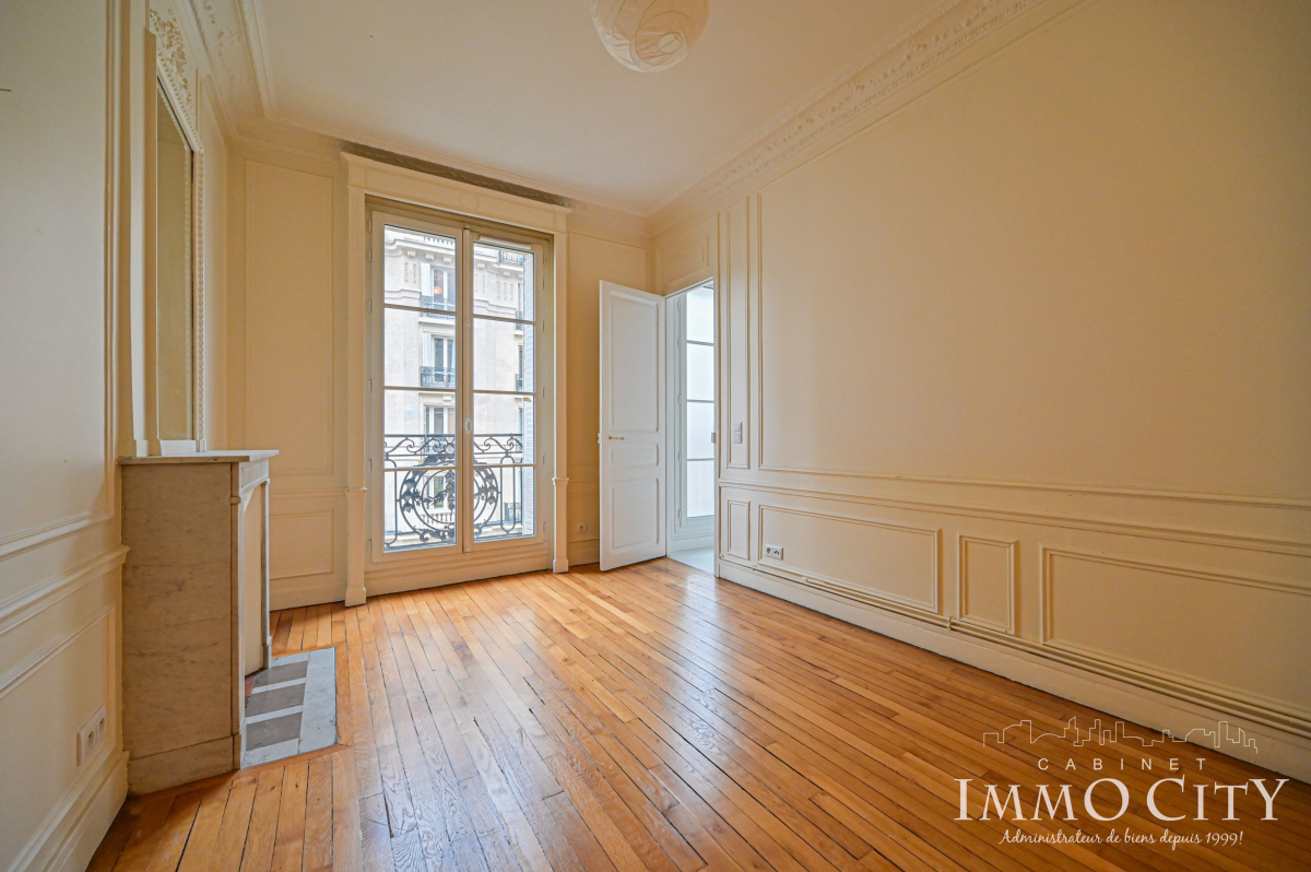Location Appartement  5 pièces - 135m² 75007 Paris