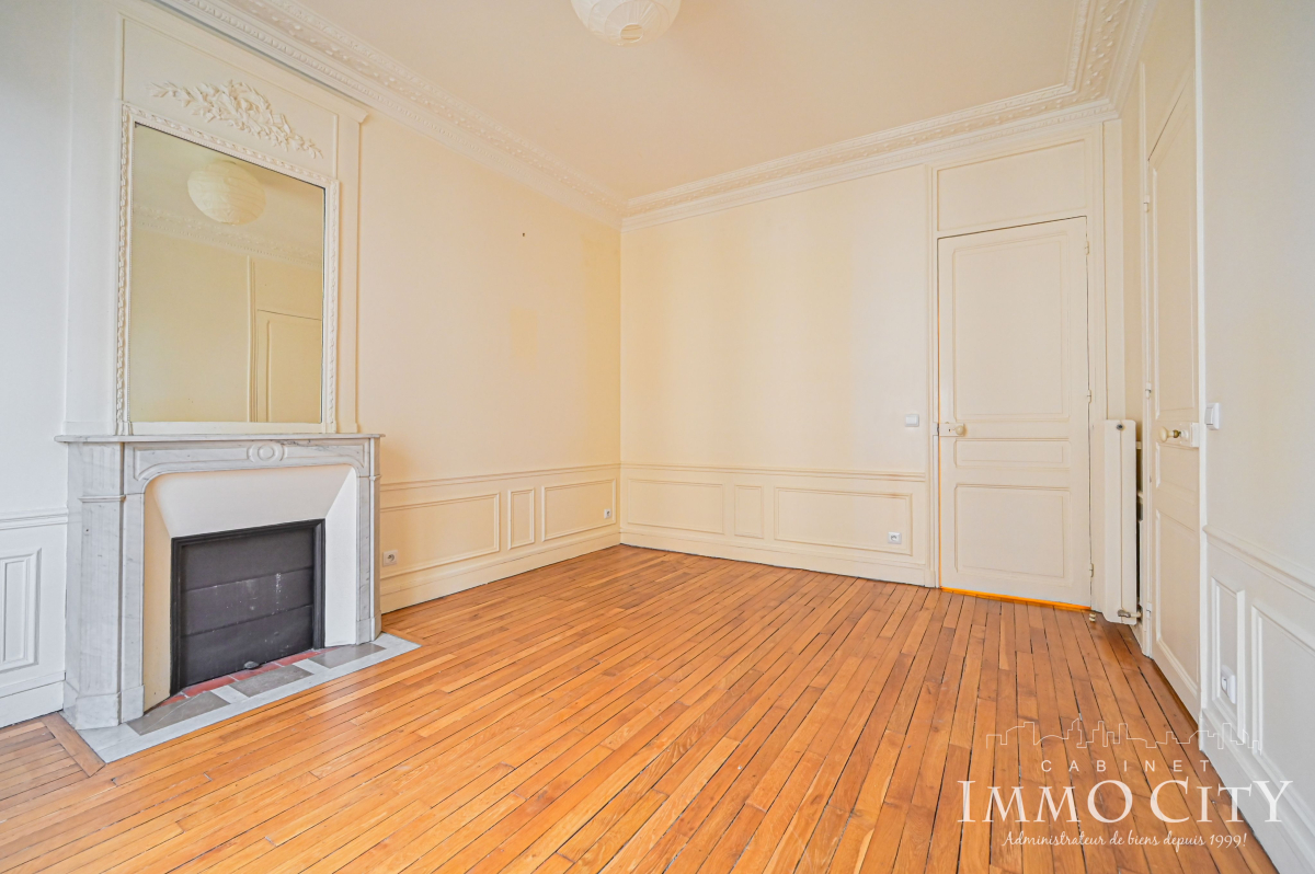 Location Appartement  5 pièces - 135m² 75007 Paris