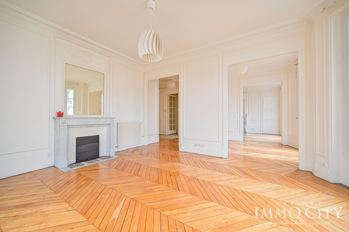 Location Appartement  5 pièces - 135m² 75007 Paris