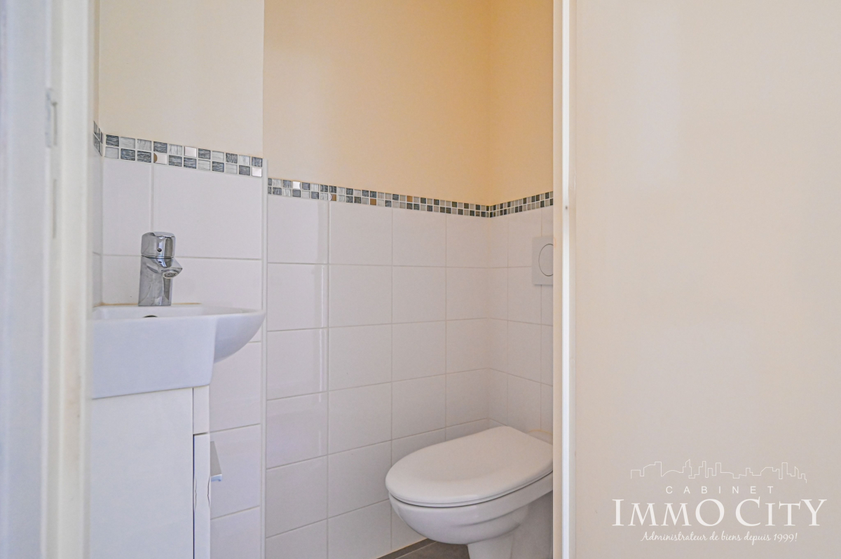 Location Appartement  5 pièces - 135m² 75007 Paris