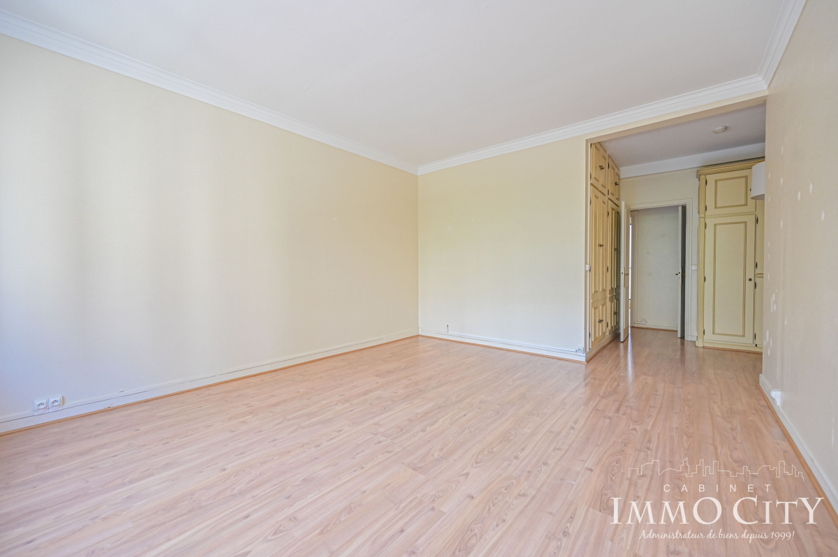 Vente Appartement  3 pièces - 73.5m² 75007 Paris