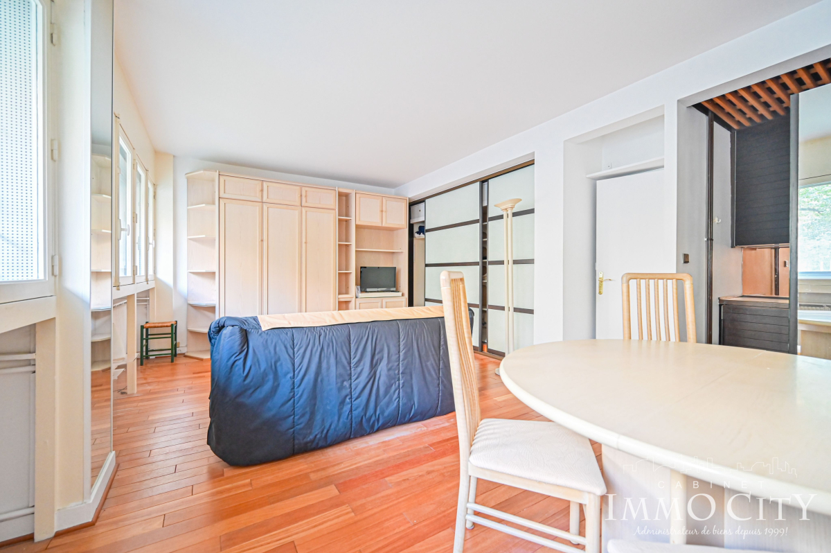 Location Appartement  1 pièce (studio) - 39.87m² 75015 Paris