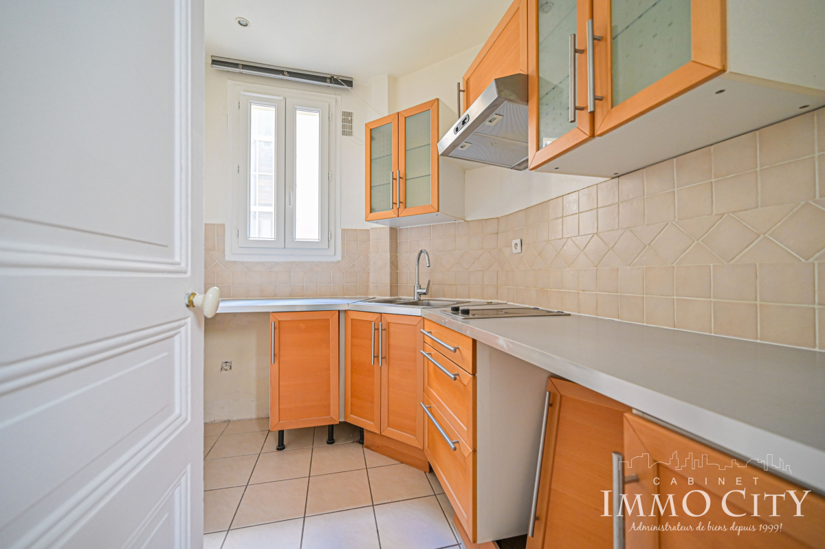 Location Appartement  2 pièces - 35.22m² 75016 Paris