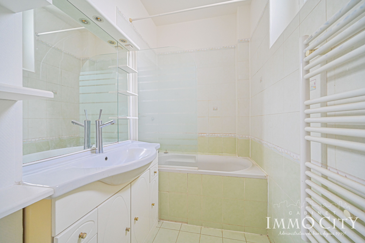 Location Appartement  2 pièces - 35.22m² 75016 Paris