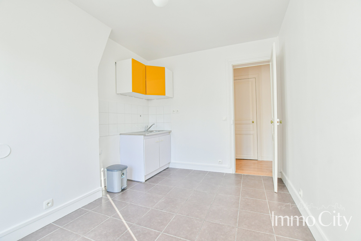 Location Appartement  2 pièces - 40.21m² 75014 Paris