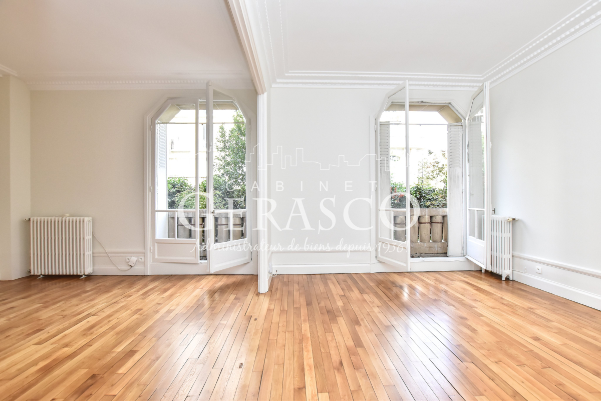 Location Appartement  4 pièces - 99.5m² 75007 Paris