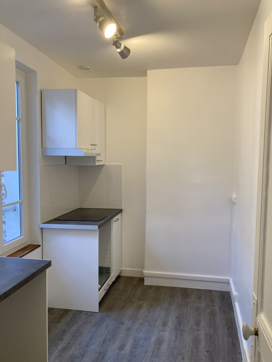 Location Appartement  2 pièces - 40.3m² 75015 Paris