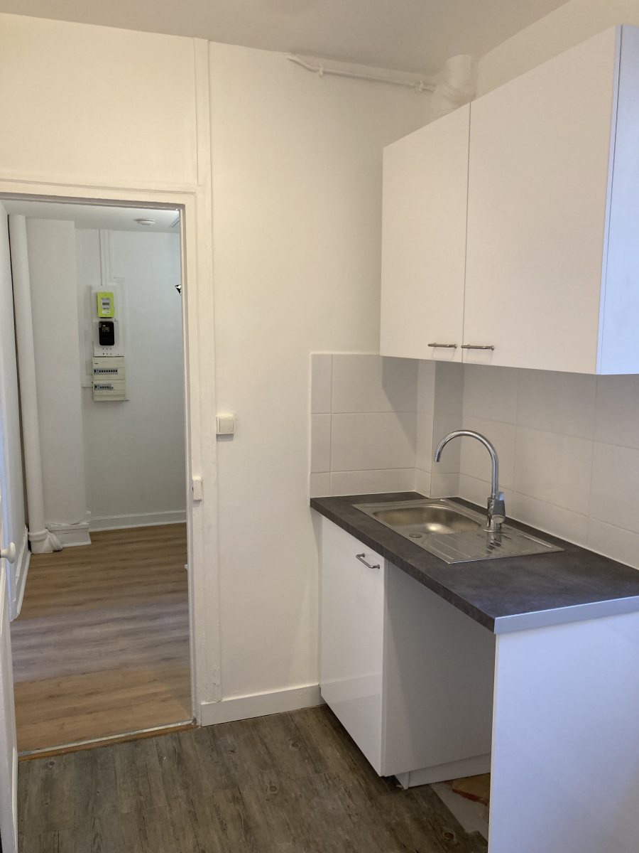 Location Appartement  2 pièces - 40.3m² 75015 Paris