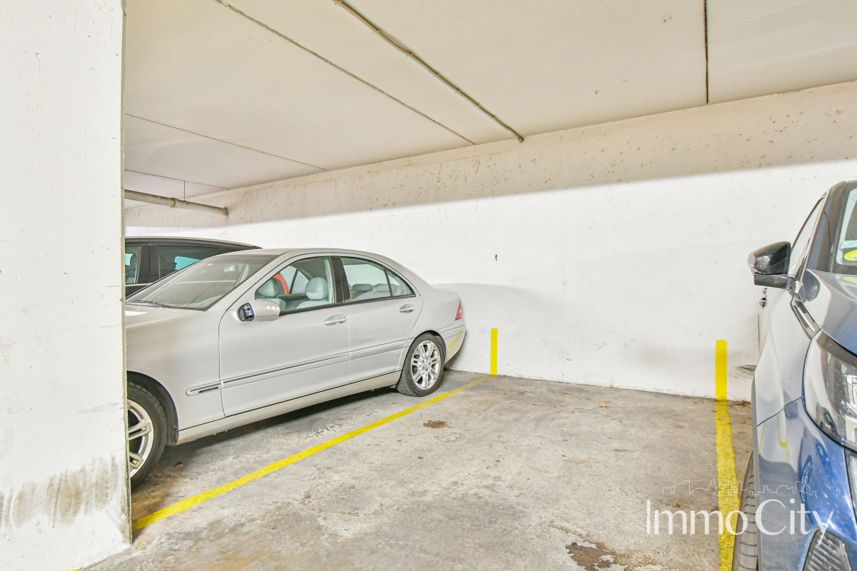 Location Parking  - 10.59m² 75015 Paris