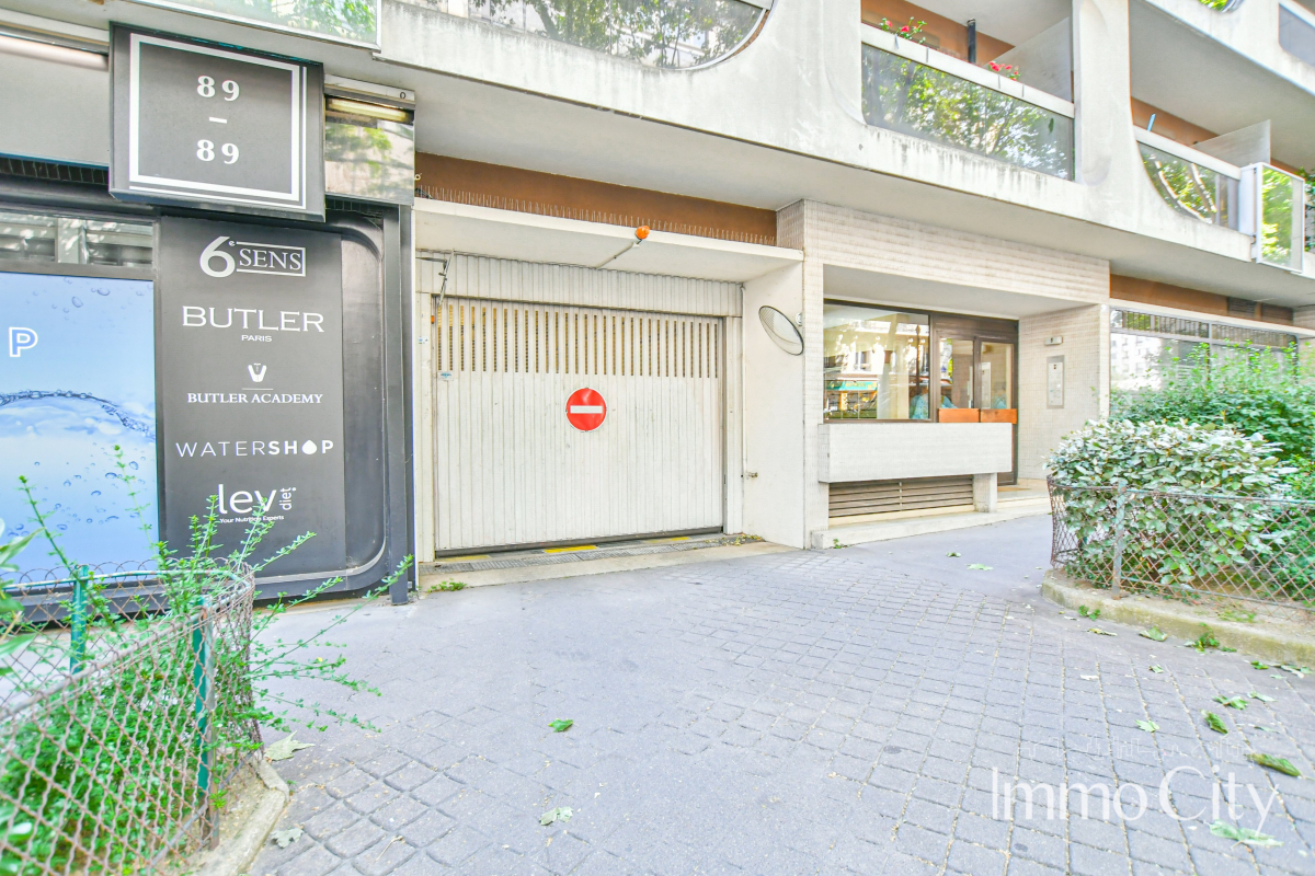 Location Parking  - 10.59m² 75015 Paris