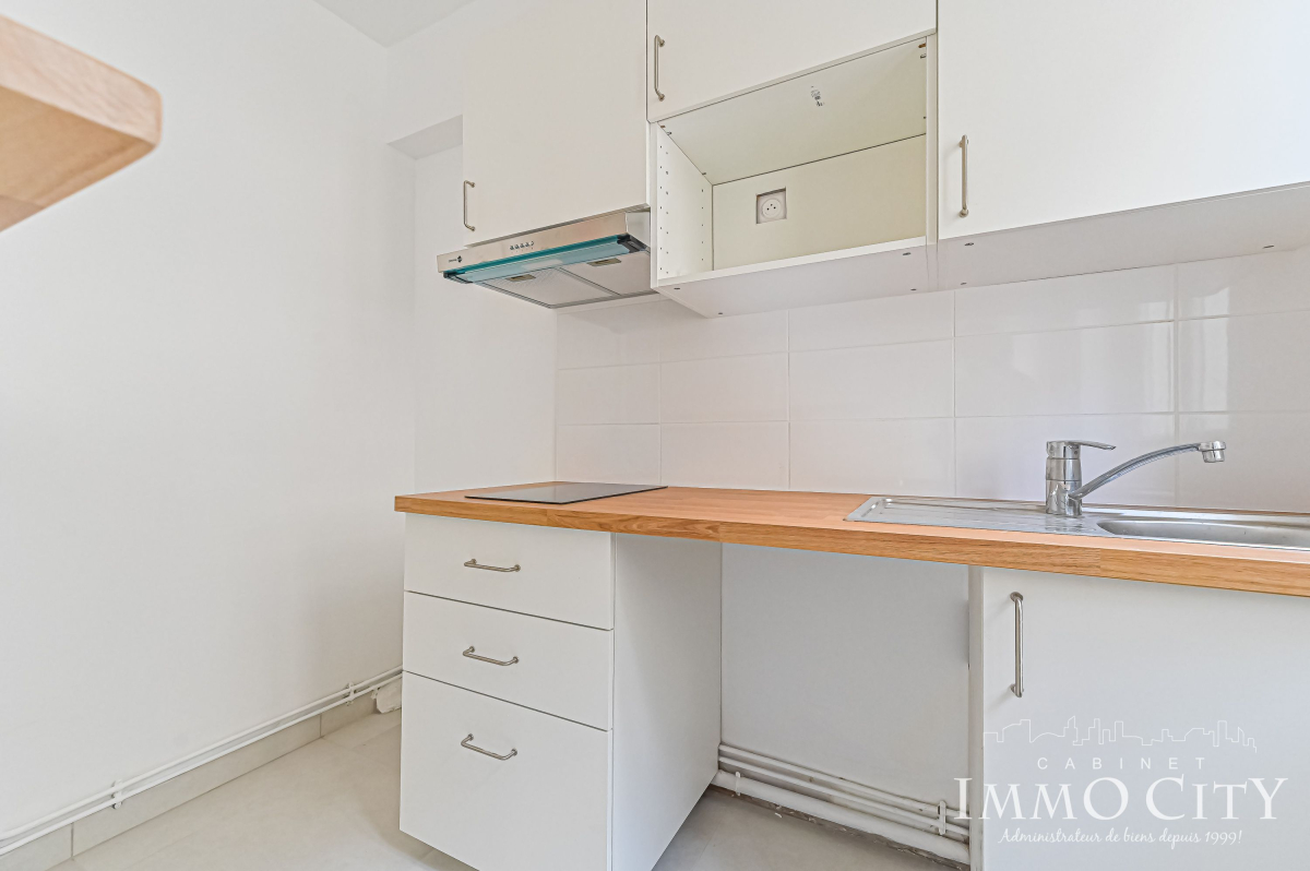 Location Appartement  3 pièces - 47m² 75015 Paris
