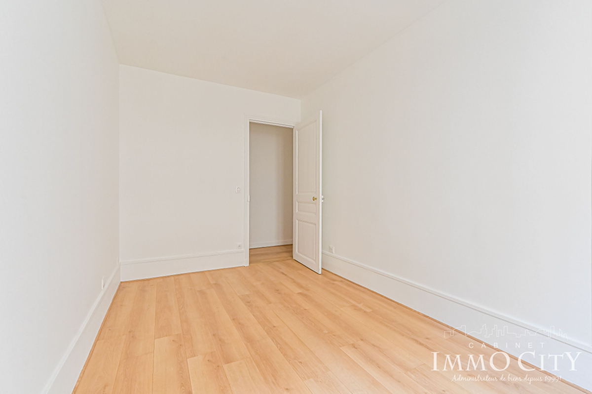 Location Appartement  3 pièces - 47m² 75015 Paris