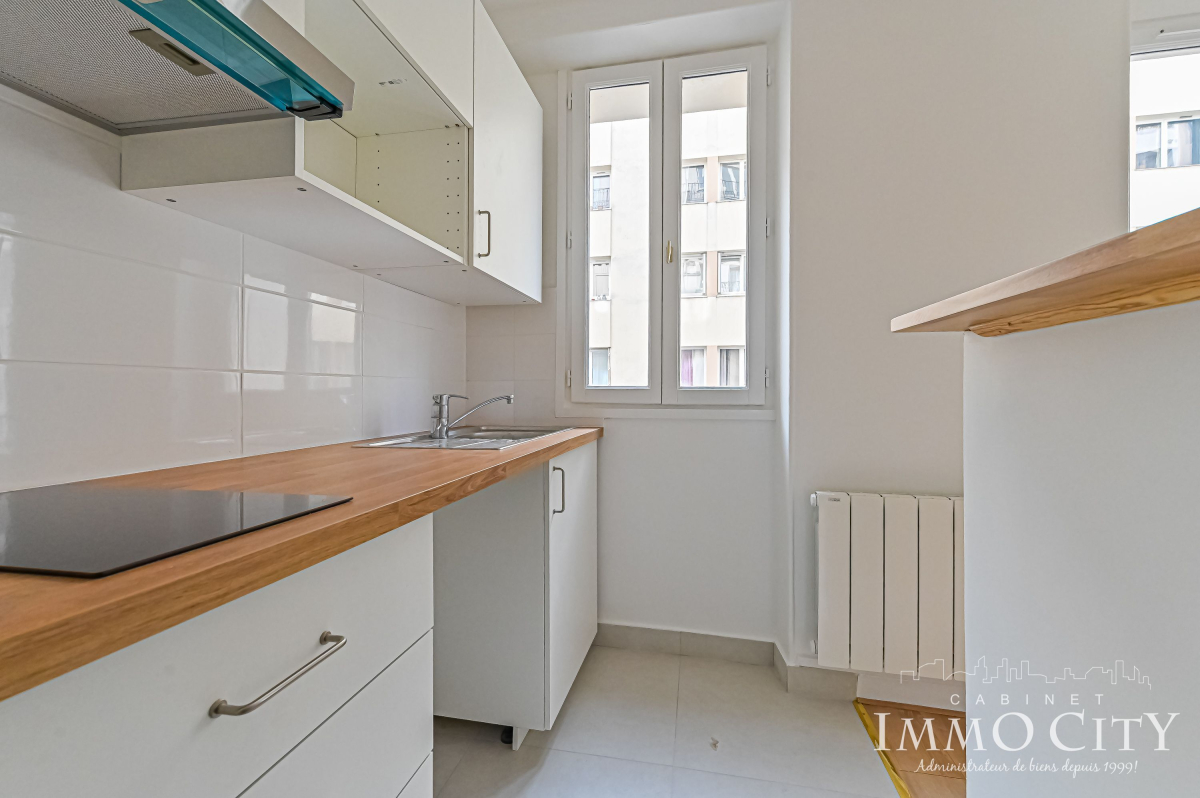 Location Appartement  3 pièces - 47m² 75015 Paris
