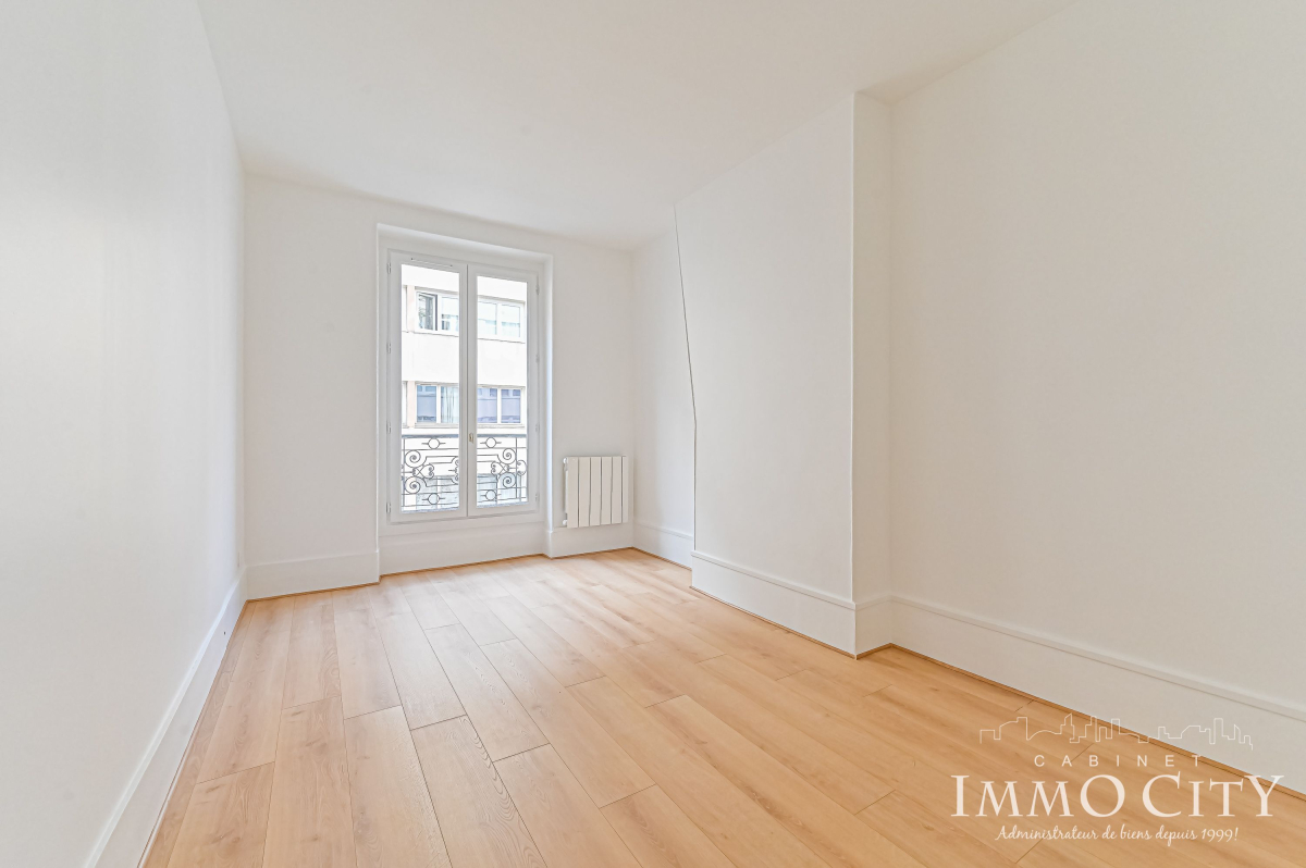 Location Appartement  3 pièces - 47m² 75015 Paris