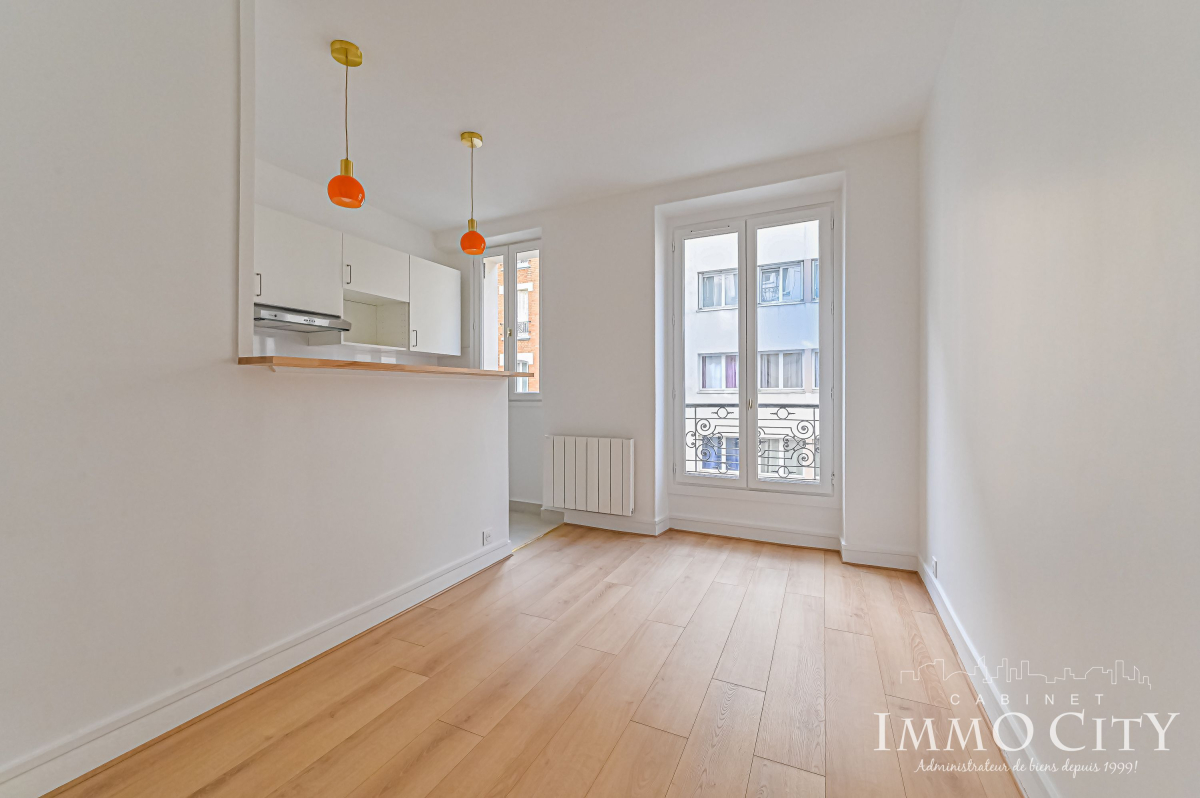 Location Appartement  3 pièces - 47m² 75015 Paris
