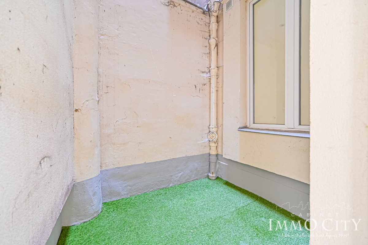 Location Appartement  3 pièces - 43m² 75008 Paris