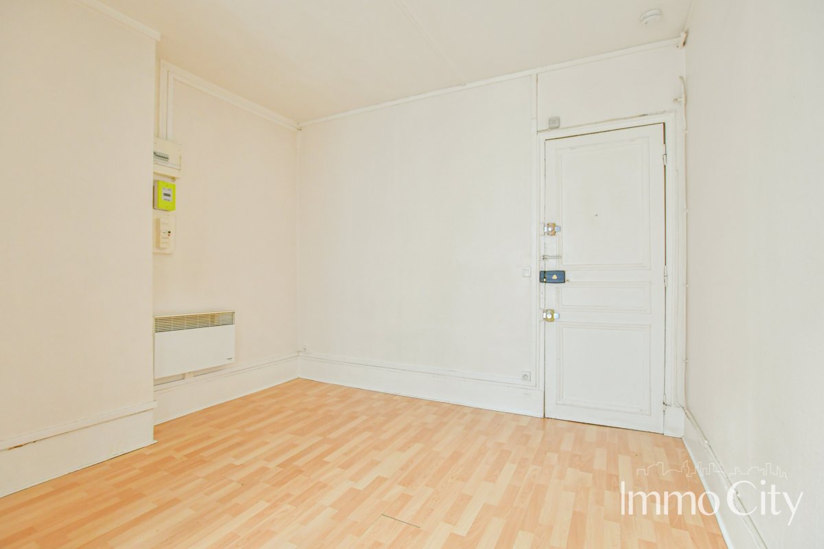Location Appartement  1 pièce (studio) - 13m² 75007 Paris