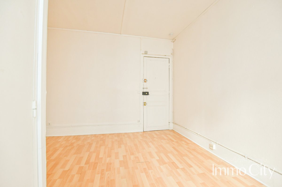 Location Appartement  1 pièce (studio) - 13m² 75007 Paris