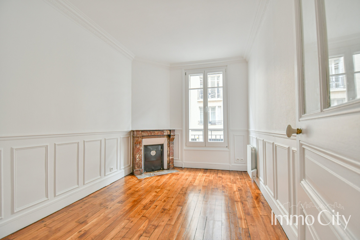Location Appartement  3 pièces - 45.74m² 75012 Paris