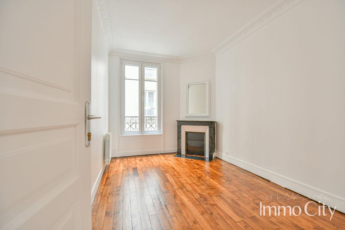 Location Appartement  3 pièces - 45.74m² 75012 Paris