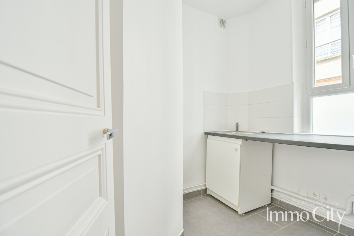 Location Appartement  3 pièces - 45.74m² 75012 Paris