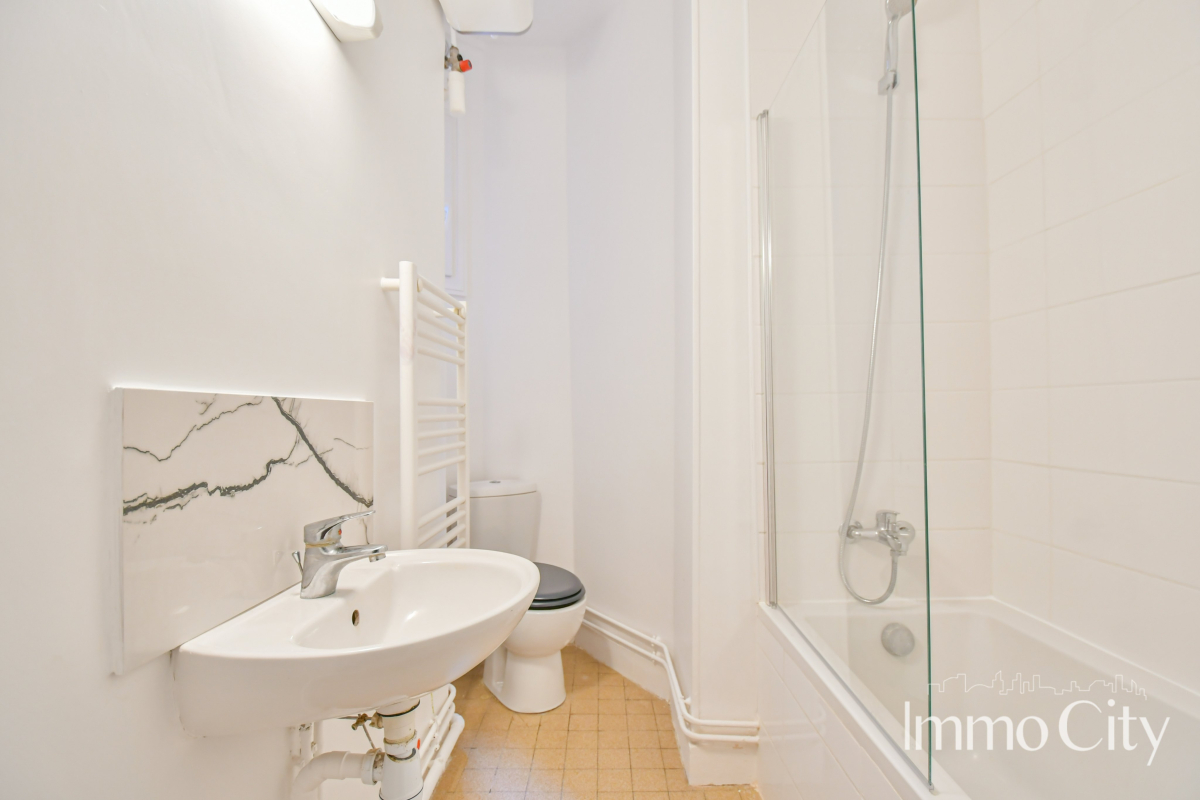 Location Appartement  3 pièces - 45.74m² 75012 Paris