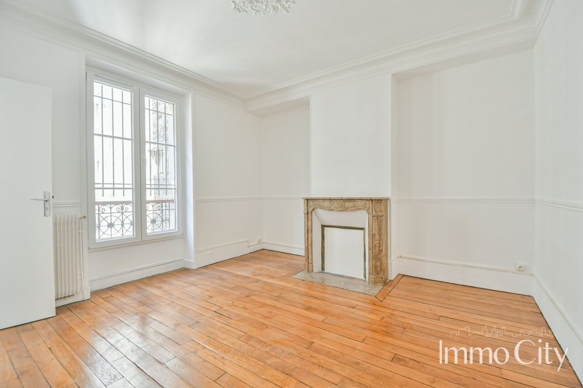 Location Appartement  2 pièces - 42.5m² 75011 Paris