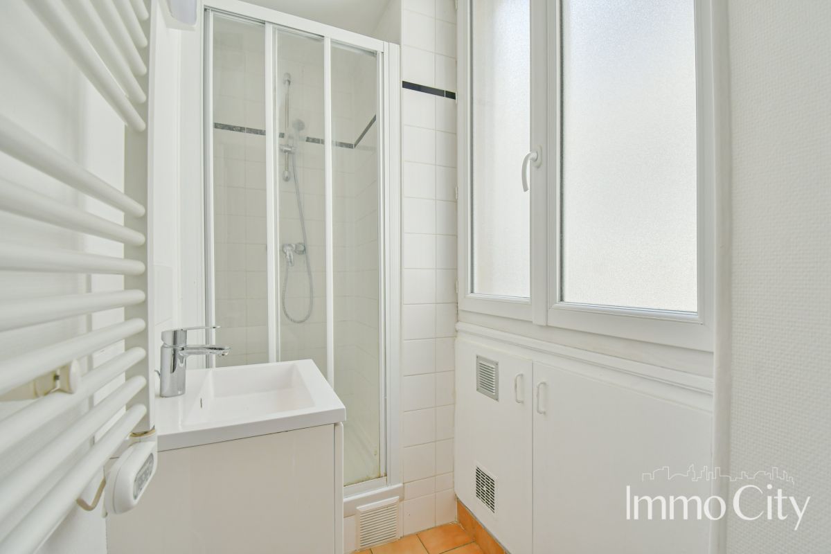 Location Appartement  2 pièces - 42.5m² 75011 Paris