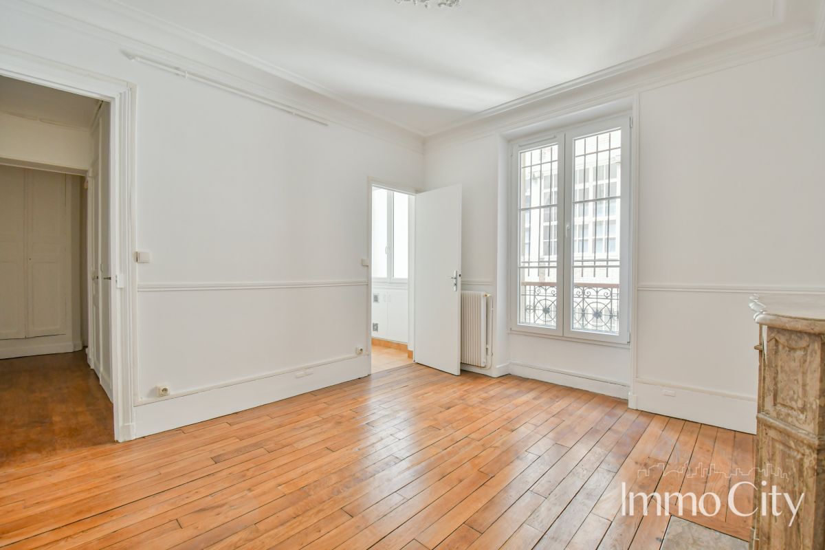 Location Appartement  2 pièces - 42.5m² 75011 Paris