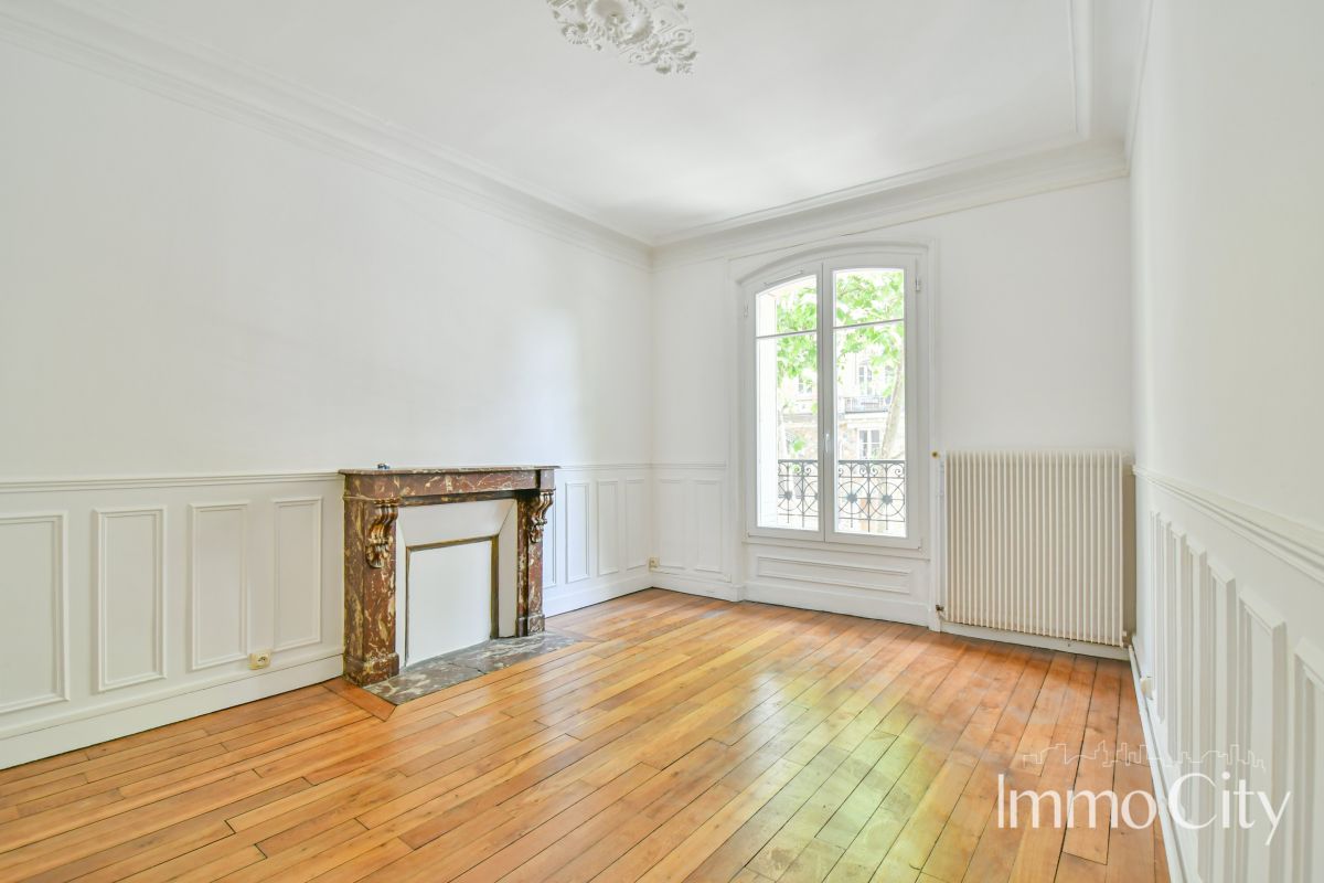 Location Appartement  2 pièces - 42.5m² 75011 Paris
