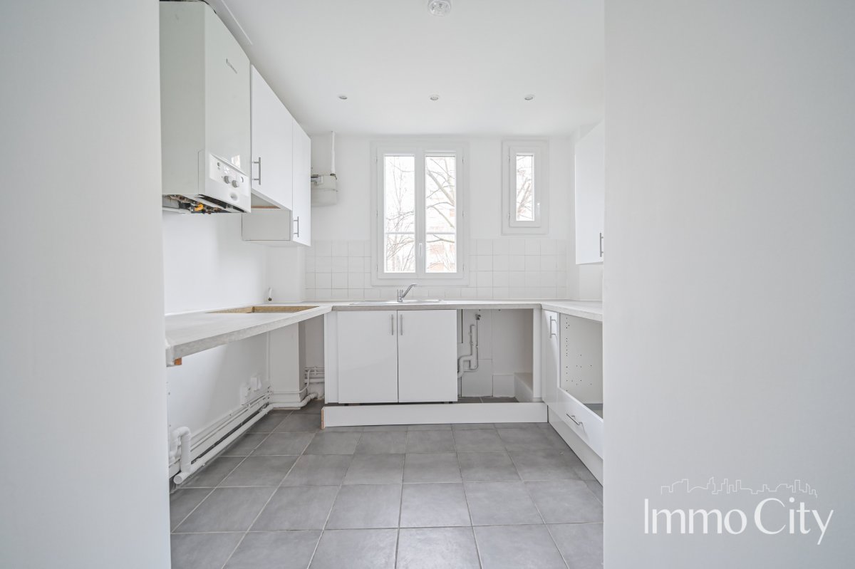 Location Appartement  4 pièces - 75m² 75014  Paris