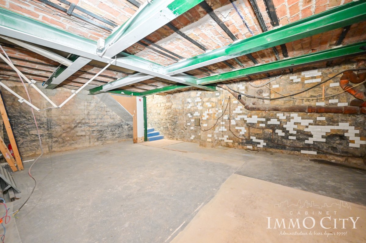 Location Local commercial  4 pièces - 117.57m² 75012 Paris