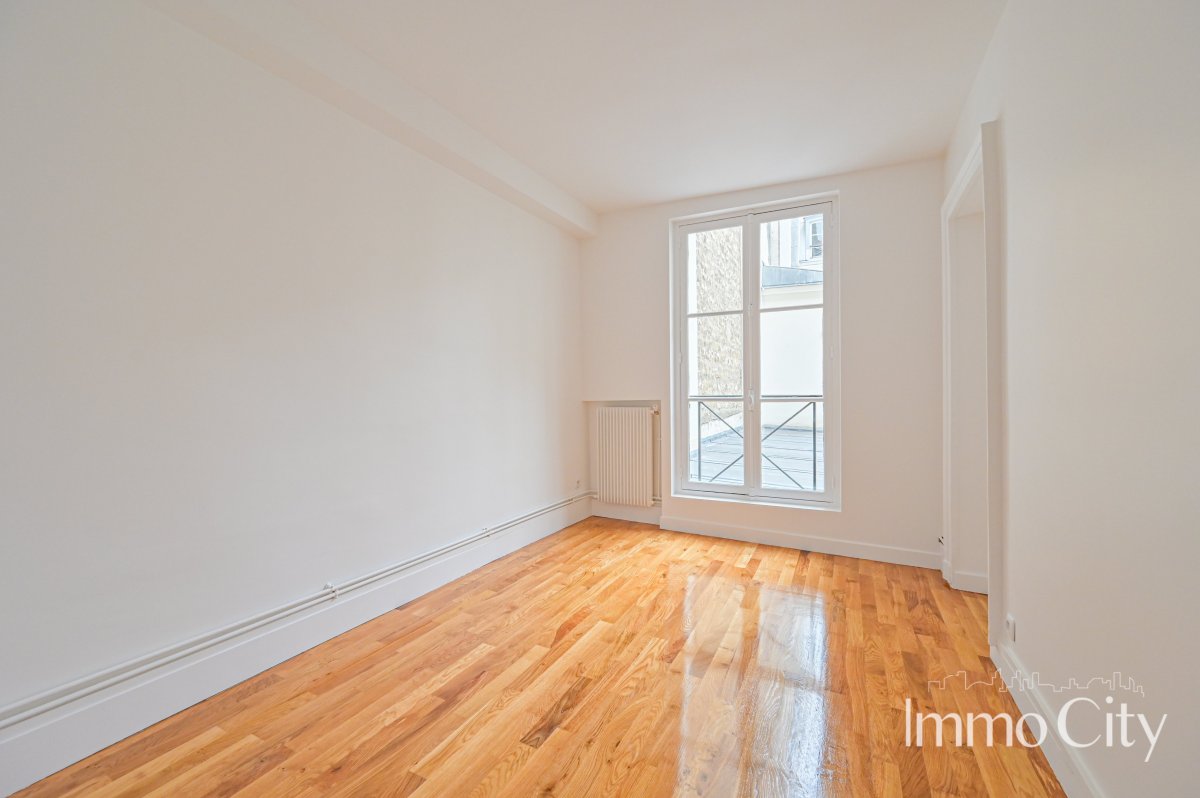 Location Appartement  3 pièces - 76.6m² 75009 Paris