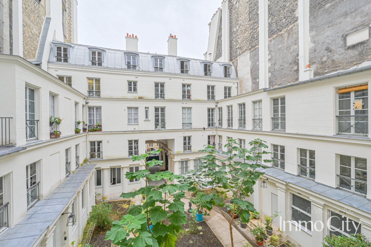 Location Appartement  3 pièces - 76.6m² 75009 Paris
