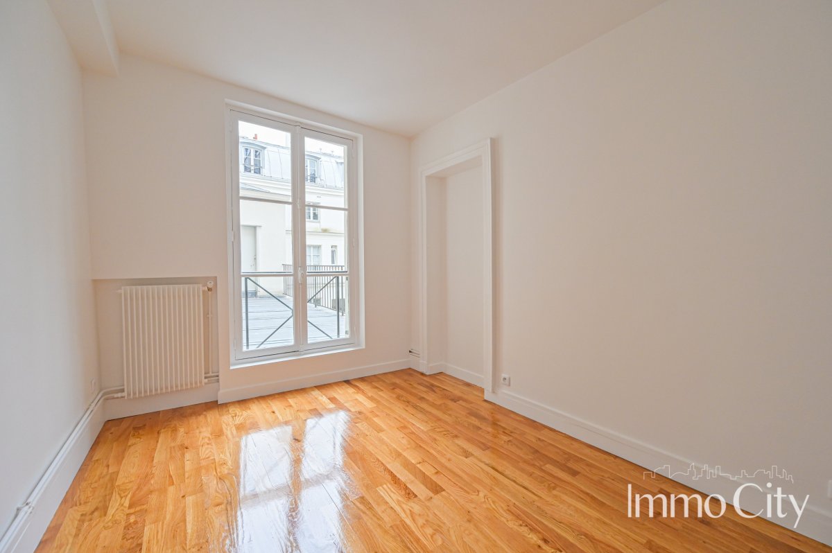 Location Appartement  3 pièces - 76.6m² 75009 Paris