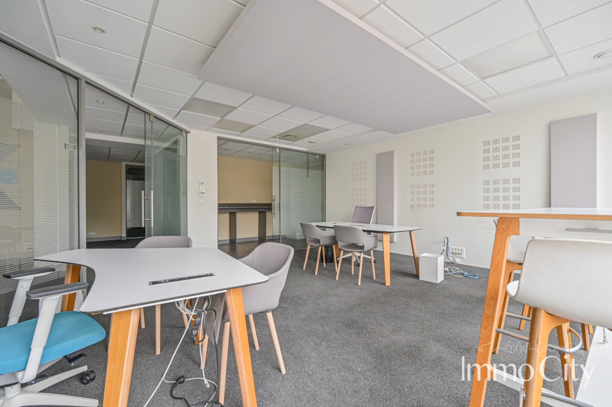 Location Local commercial  - 175.6m² 78210 Saint-cyr-l'ecole