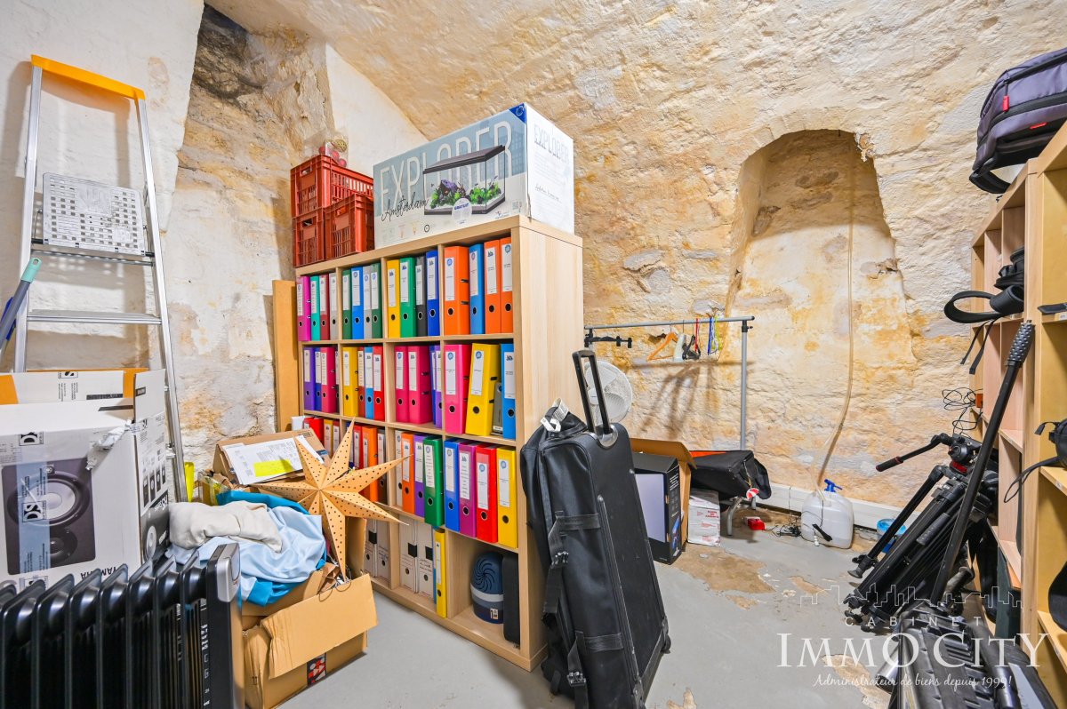 Location Local commercial  4 pièces - 92m² 75011 Paris