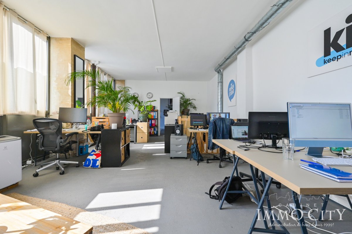 Location Local commercial  4 pièces - 92m² 75011 Paris