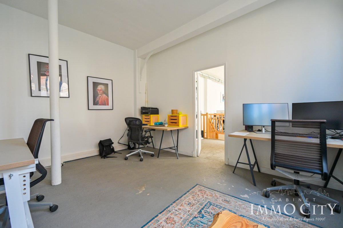 Location Local commercial  4 pièces - 92m² 75011 Paris