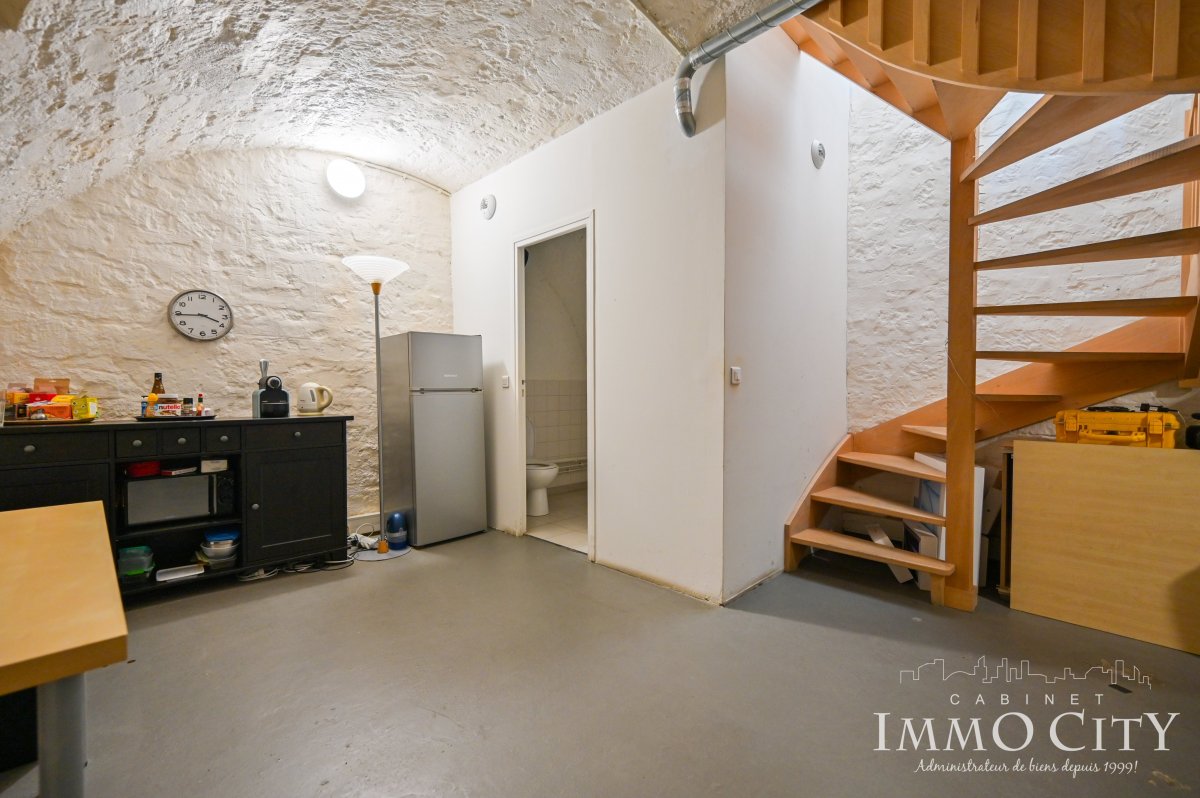 Location Local commercial  4 pièces - 92m² 75011 Paris