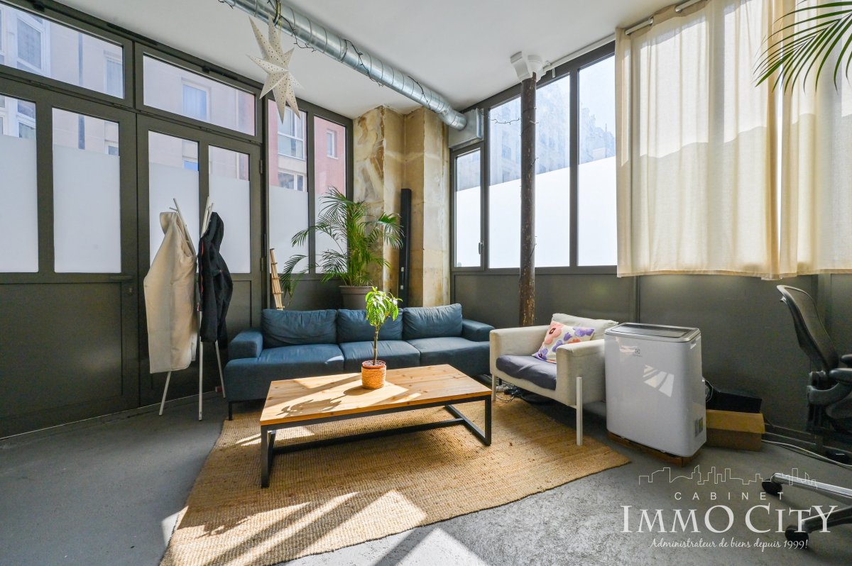 Location Local commercial  4 pièces - 92m² 75011 Paris