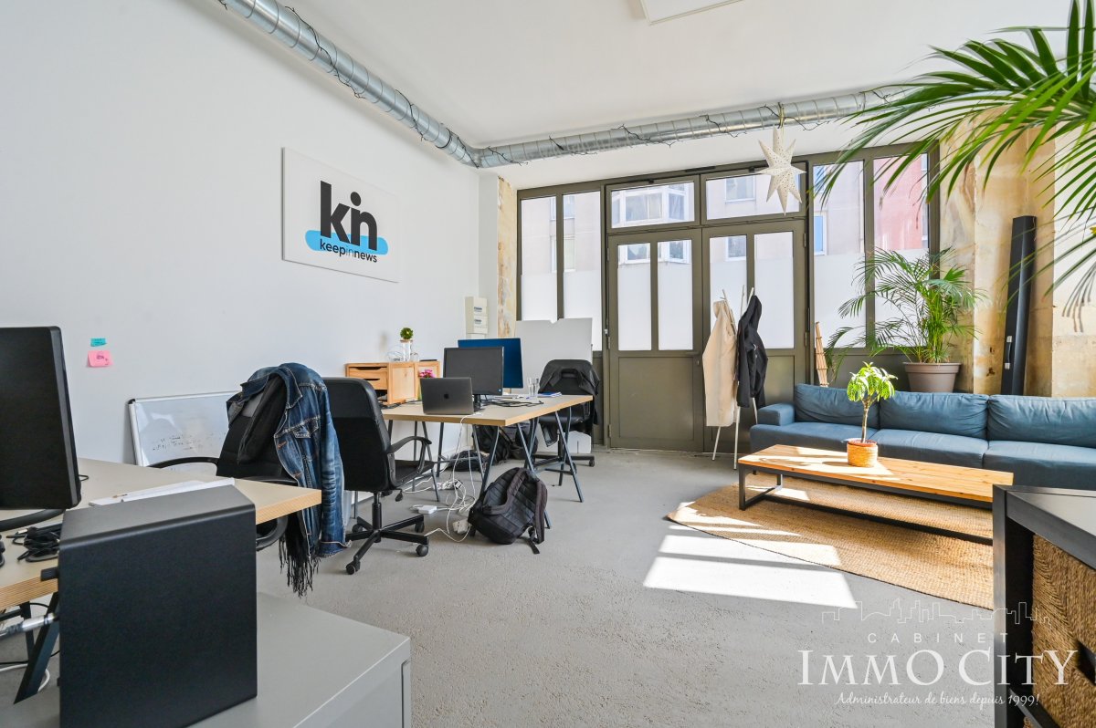 Location Local commercial  4 pièces - 92m² 75011 Paris