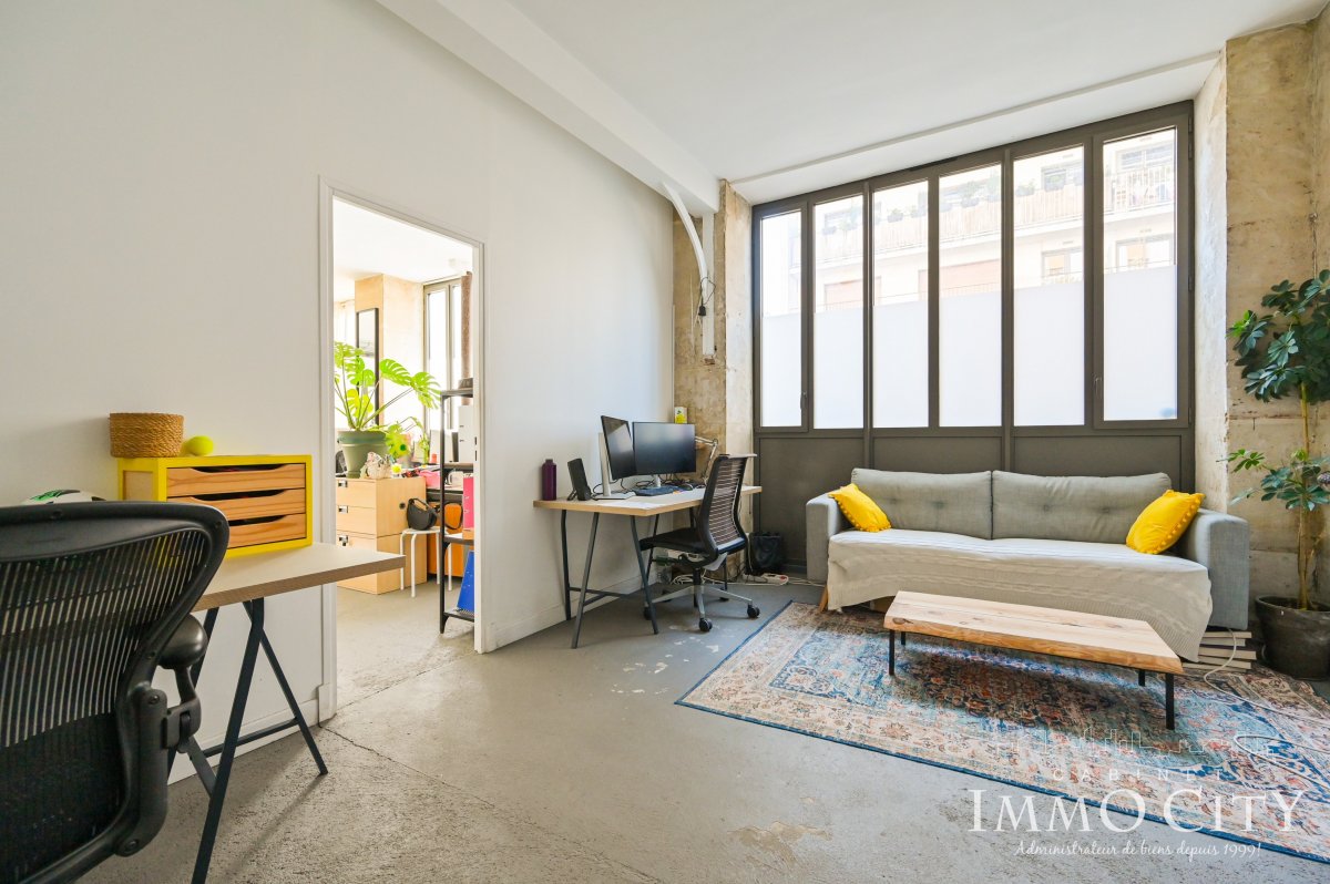 Location Local commercial  4 pièces - 92m² 75011 Paris