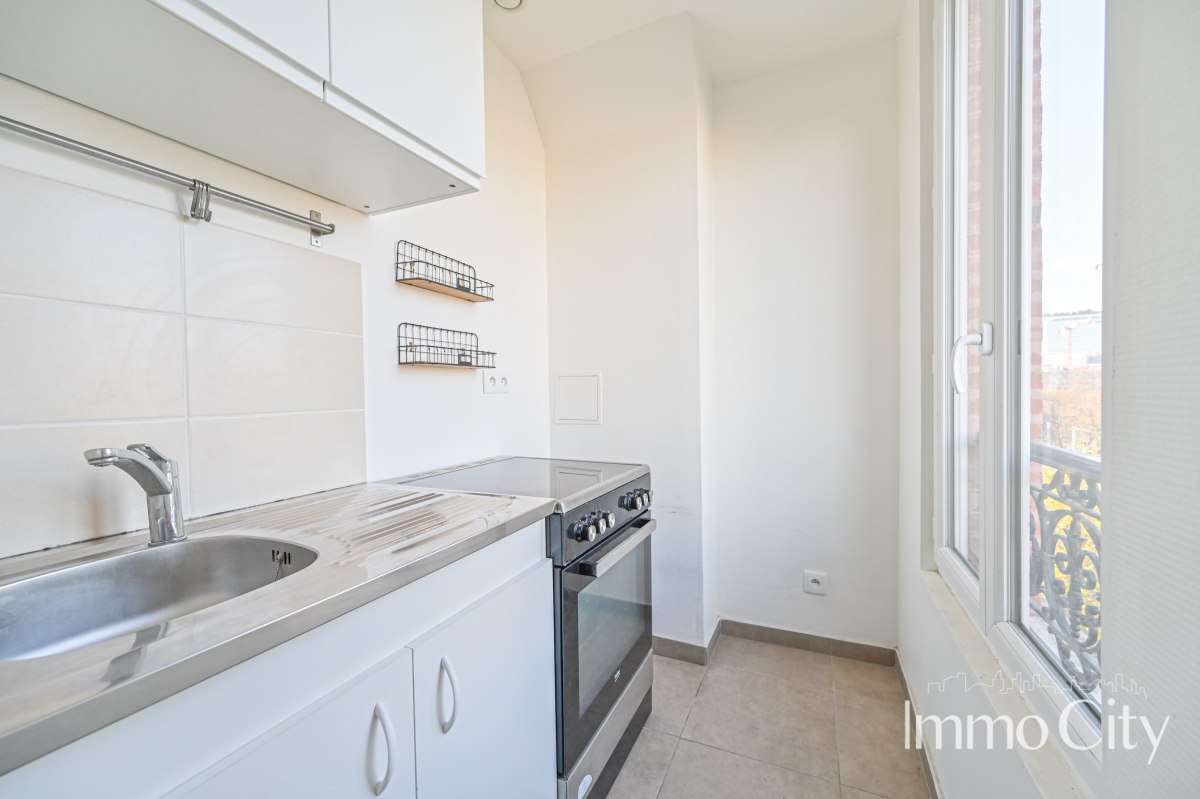 Location Appartement  2 pièces - 31.64m² 75017 Paris