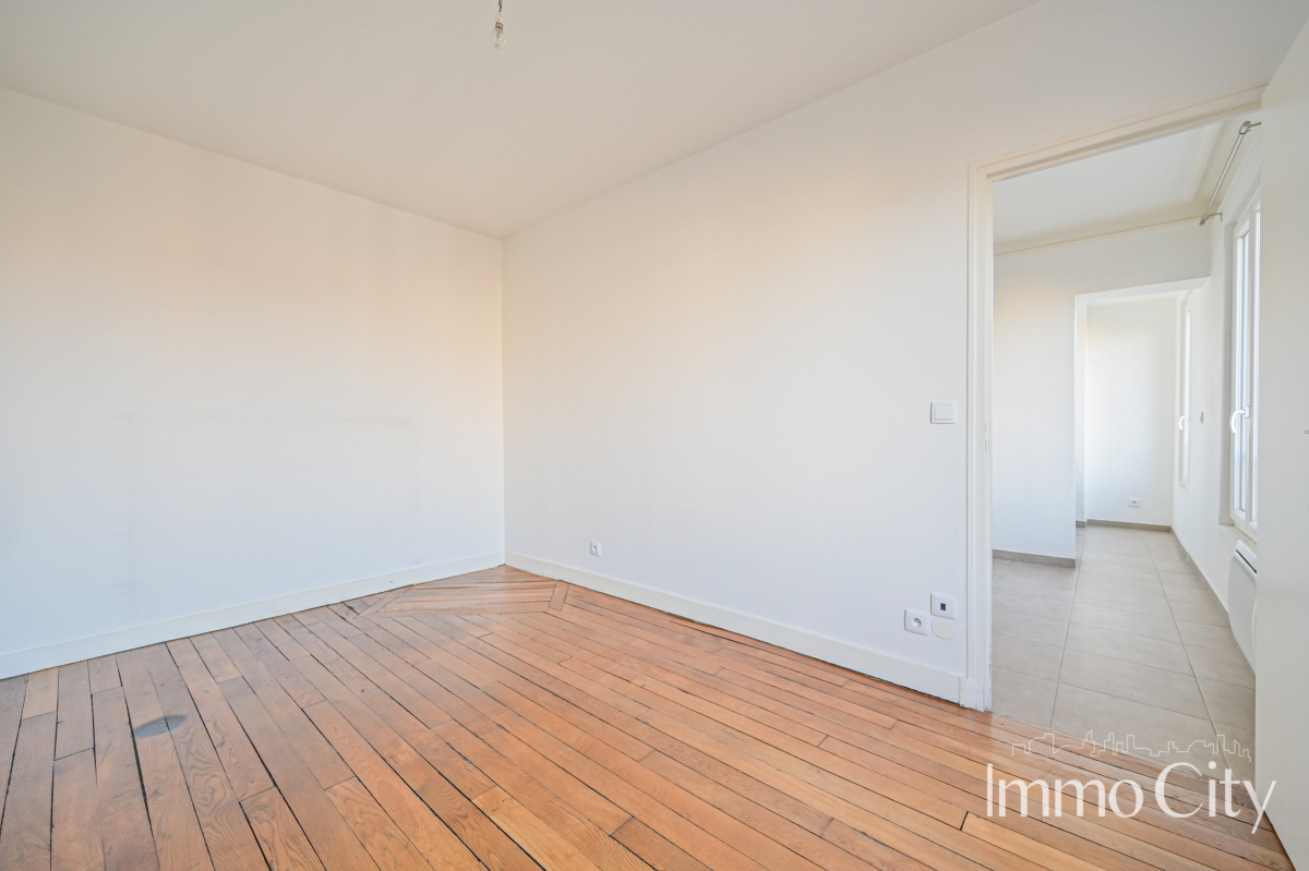 Location Appartement  2 pièces - 31.64m² 75017 Paris