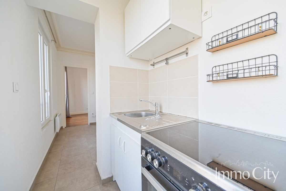 Location Appartement  2 pièces - 31.64m² 75017 Paris