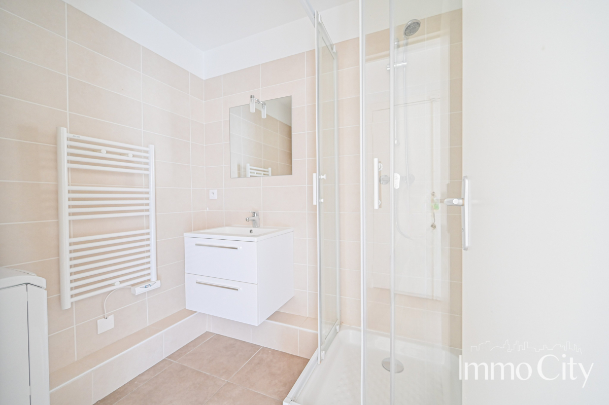 Location Appartement  2 pièces - 31.64m² 75017 Paris