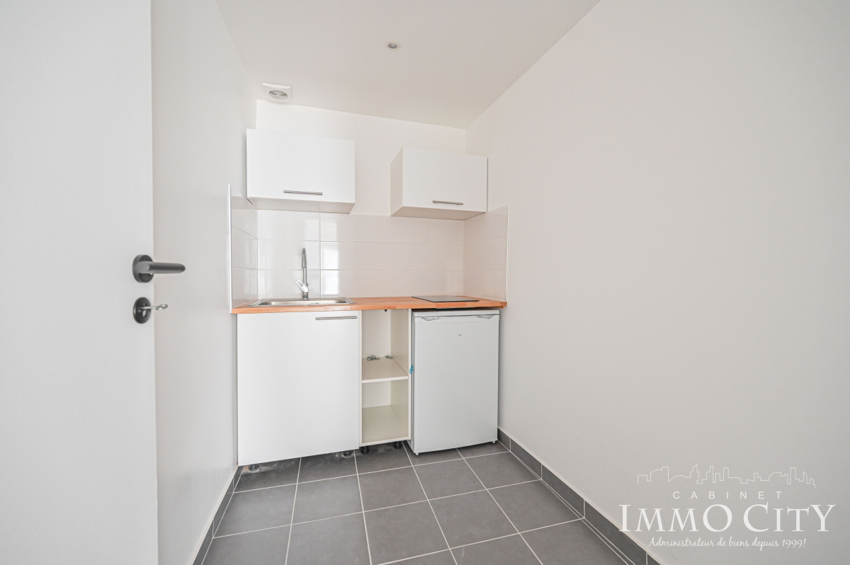 Location Bureau  6 pièces - 150m² 75009 Paris