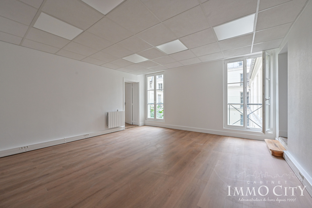 Location Bureau  6 pièces - 150m² 75009 Paris